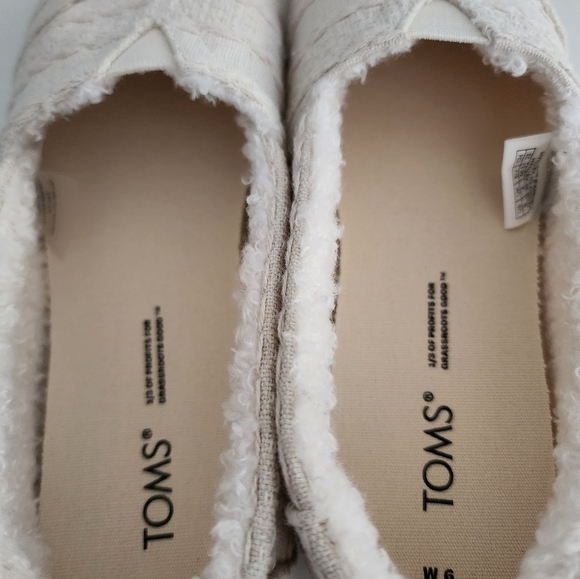 Toms - Picture 4 of 6